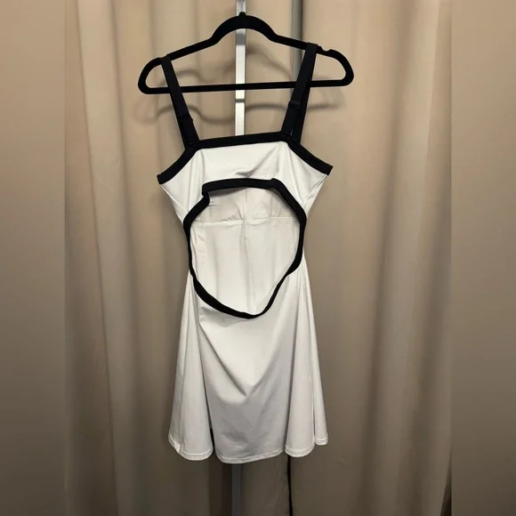 BEACH RIOT
Sage Active Dress - Picture 4 of 6